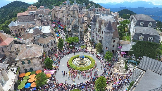 Những tên tuổi nổi tiếng phía sau các công trình du lịch của Đà Nẵng nhung ten tuoi noi tieng phia sau cac cong trinh du lich cua da nang