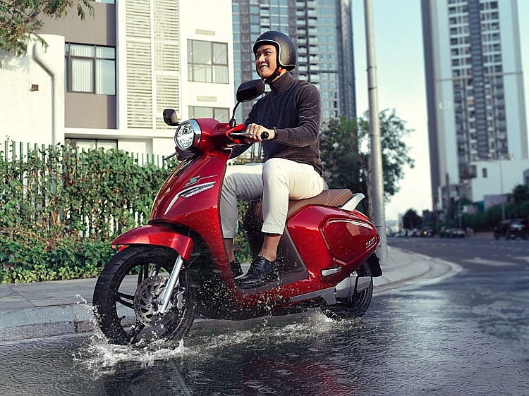 Bí kíp tiết kiệm cả chục triệu đồng khi mua xe máy điện VinFast KlaraS Bí kíp tiết kiệm cả chục triệu đồng khi mua xe máy điện VinFast KlaraS