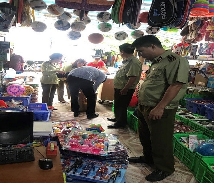 Nâng cao vai trò, trách nhiệm của Hội trong công tác bảo vệ quyền lợi người tiêu dùng Nâng cao vai trò, trách nhiệm của Hội trong công tác bảo vệ quyền lợi người tiêu dùng