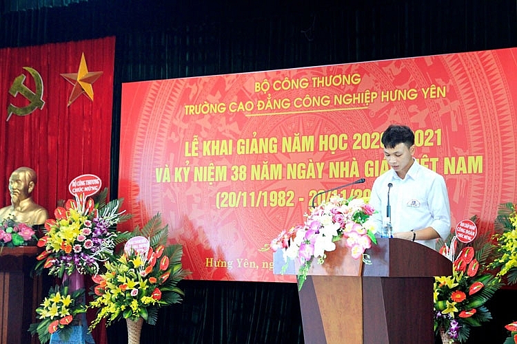 Lễ khai giảng năm học 2020 -2021 và Kỷ niệm 38 năm Ngày Nhà giáo Việt Nam (20/11/1982 -20/11/2020) Lễ khai giảng năm học 2020 2021 và Kỷ niệm 38 năm Ngày Nhà giáo Việt Nam (20/11/1982 -20/11/2020)