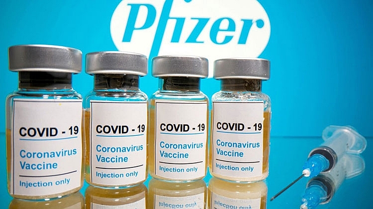 Quốc gia đầu tiên ở Đông Nam Á ký thỏa thuận với Pfizer về vắc xin Covid