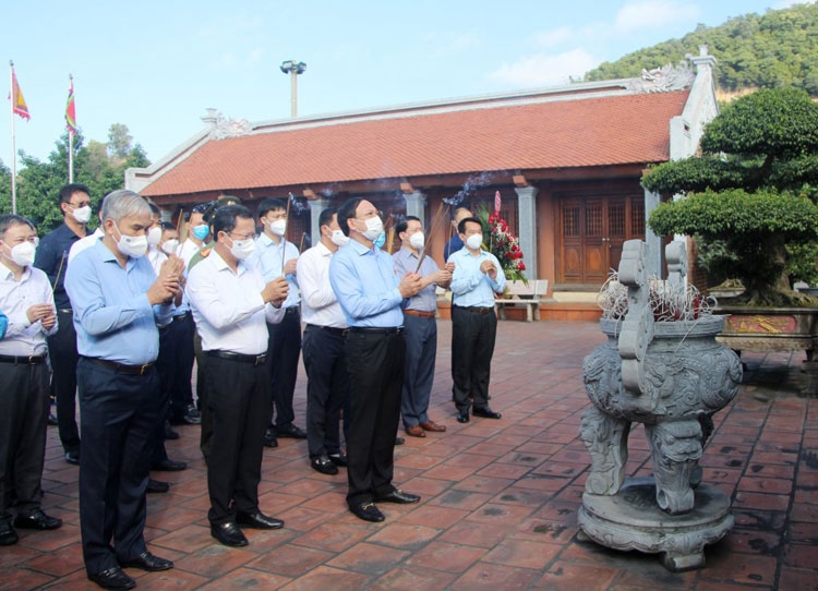 Quảng Ninh và ngành Than phấn đấu tăng trưởng kinh tế hai con số Quảng Ninh và ngành Than phấn đấu tăng trưởng kinh tế hai con số