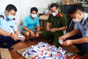 Thuốc điều trị Covid-19: Trôi nổi khắp 