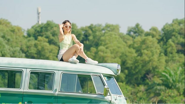 Rapper TLinh dịu dàng bất ngờ khi giải tỏa căng thẳng trong Không Độ Chill & Cool