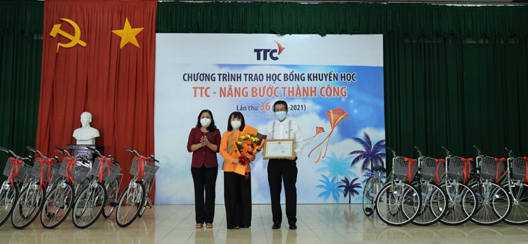 “TTC – Nâng bước thành công” lần thứ 36: Tiếp sức những ước mơ đến trường “TTC – Nâng bước thành công” lần thứ 36: Tiếp sức những ước mơ đến trường