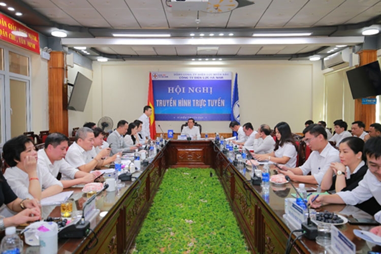 Ông Bùi Lê Cường – Thành viên HĐTV EVNNPC làm việc về công tác Đầu tư xây dựng tại PC Hà Nam Ông Bùi Lê Cường – Thành viên HĐTV EVNNPC làm việc về công tác Đầu tư xây dựng tại PC Hà Nam