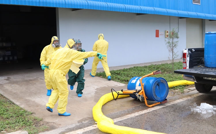 Nhà máy Nhiệt điện Vĩnh Tân 4 diễn tập ứng phó sự cố tràn dầu và sự cố hóa chất