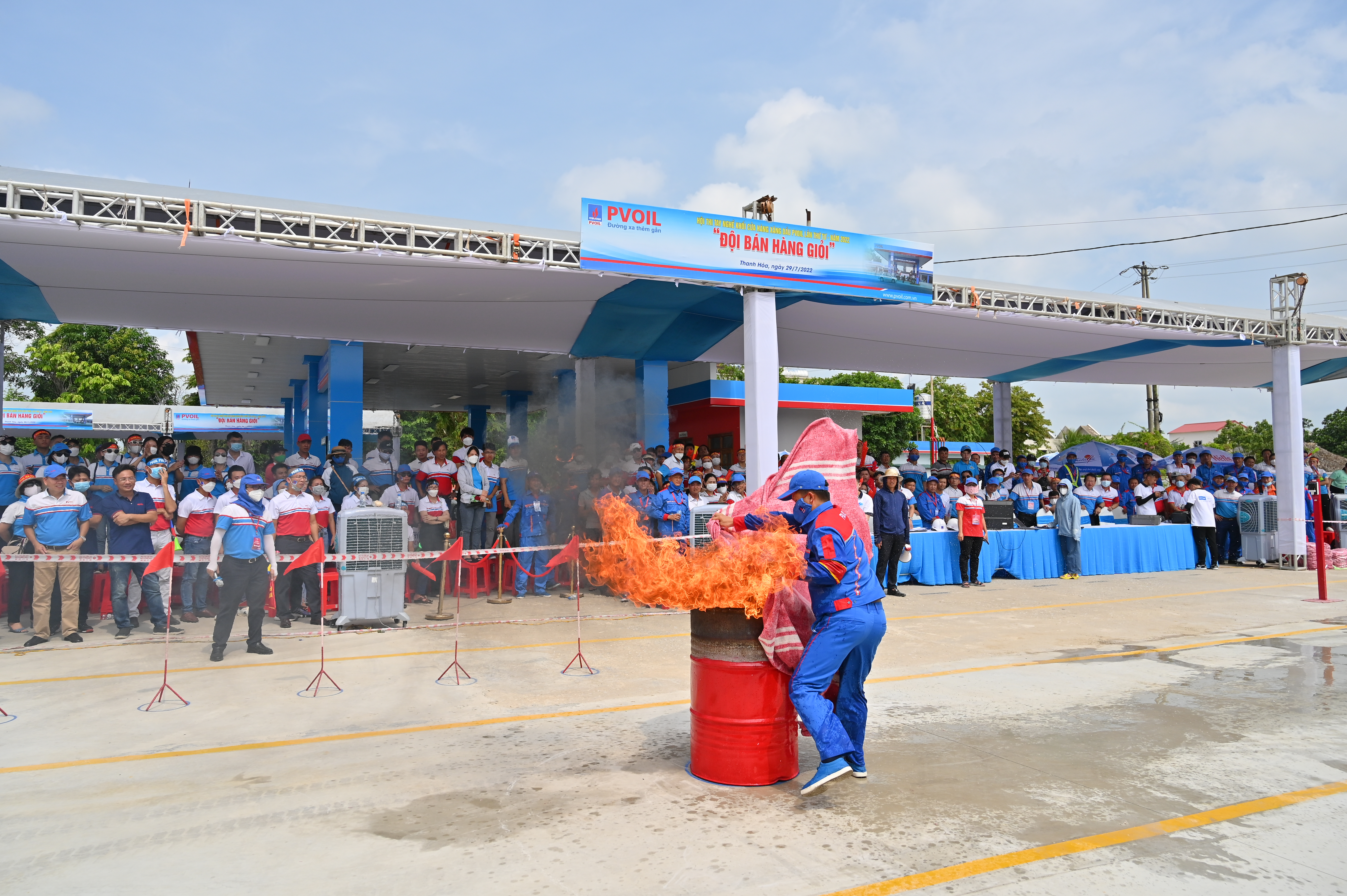 PVOIL tổ chức Hội thi tay nghề khối cửa hàng xăng dầu “Đội bán hàng giỏi” lần thứ tư PVOIL tổ chức Hội thi tay nghề khối cửa hàng xăng dầu “Đội bán hàng giỏi” lần thứ tư