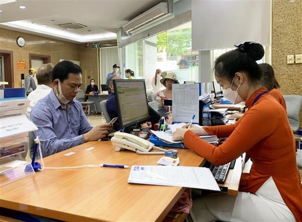 Các ngân hàng liên tục đua lãi suất huy động, vượt 11%/năm hình ảnh 1 Cac ngan hang lien tuc dua lai suat huy dong, vuot 11%/nam hinh anh 1