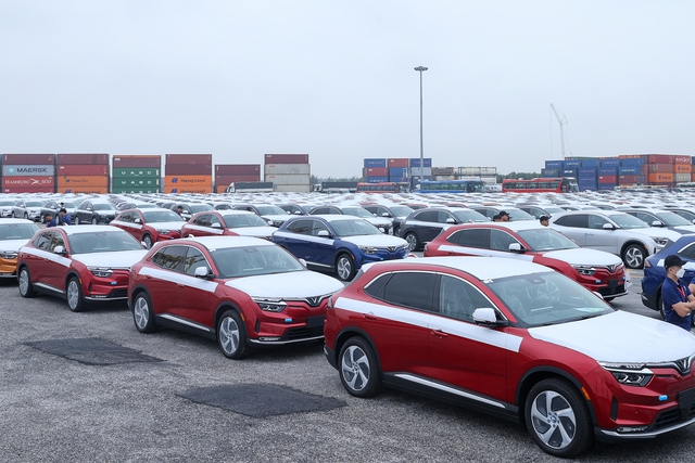 Thủ tướng chứng kiến ô tô điện thương hiệu Việt Nam lần đầu tiến ra thế giới - Ảnh 5.