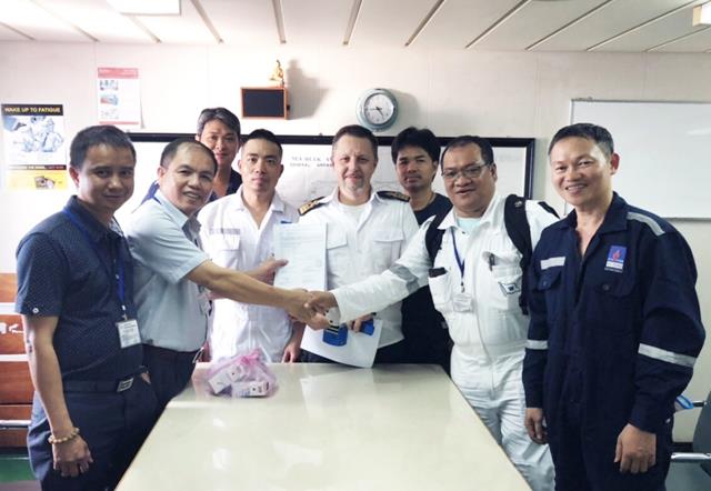 pv trans tiep nhan tau cho hang roi pvt sapphire