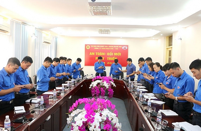 cong ty than mao khe nhan tin ung ho nguoi ngheo