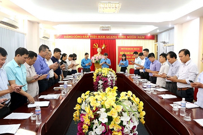 cong ty than mao khe nhan tin ung ho nguoi ngheo