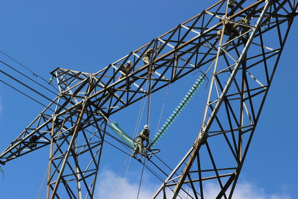 cong doan cong ty truyen tai dien 2 kip thoi dong vien can bo cong nhan vien tren cong truong