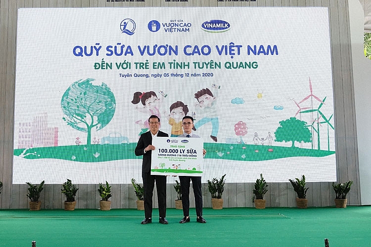 Vinamilk hoàn thành mục tiêu trồng hơn 1,1 triệu cây xanh cho Việt Nam trong năm 2020 Vinamilk hoàn thành mục tiêu trồng hơn 1,1 triệu cây xanh cho Việt Nam trong năm 2020