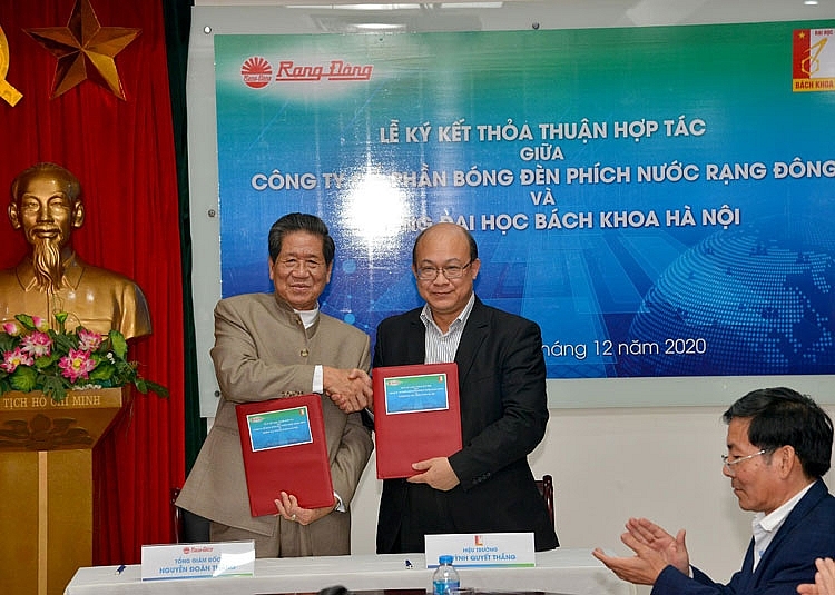 Công ty CP Bóng đèn Phích nước Rạng Đông ký thỏa thuận hợp tác với Trường Đại học Bách khoa Hà Nội Công ty CP Bóng đèn Phích nước Rạng Đông ký thỏa thuận hợp tác với Trường Đại học Bách khoa Hà Nội