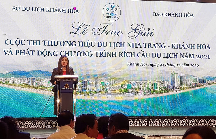 Khánh Hòa trao giải cuộc thi sáng tác bộ nhận diện Thương hiệu Du lịch Khánh Hòa trao giải cuộc thi sáng tác bộ nhận diện Thương hiệu Du lịch