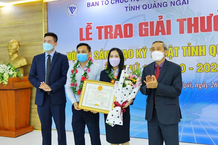 BSR đạt 7 giải thưởng tại Hội thi Sáng tạo Kỹ thuật tỉnh Quảng Ngãi lần thứ 12 BSR đạt 7 giải thưởng tại Hội thi Sáng tạo Kỹ thuật tỉnh Quảng Ngãi lần thứ 12