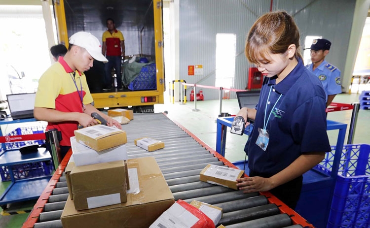 Bảo vệ quyền lợi người tiêu dùng: Tăng trách nhiệm sàn thương mại điện tử Bảo vệ quyền lợi người tiêu dùng: Tăng trách nhiệm sàn thương mại điện tử