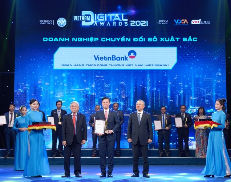 VietinBank được vinh danh là Doanh nghiệp chuyển đổi số xuất sắc Việt Nam năm 2021 VietinBank được vinh danh là Doanh nghiệp chuyển đổi số xuất sắc Việt Nam năm 2021