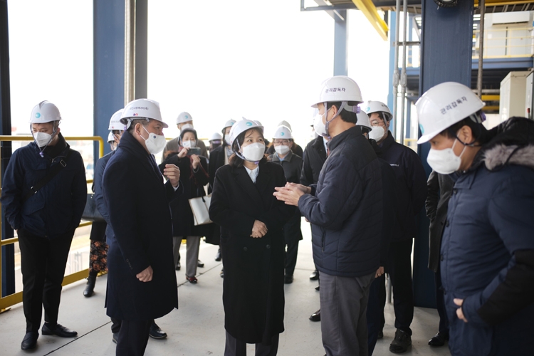 Bộ trưởng Bộ Công Thương Nguyễn Hồng Diên thăm và làm việc tại Hàn Quốc