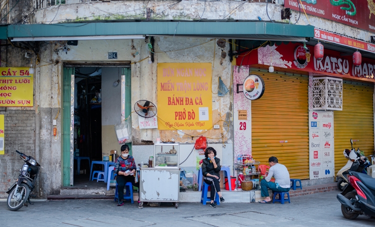 Trở thành “vùng cam” – Nỗi lo của các tiểu thương Hà Nội