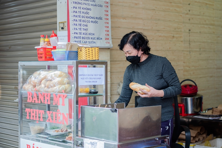 Trở thành “vùng cam” – Nỗi lo của các tiểu thương Hà Nội