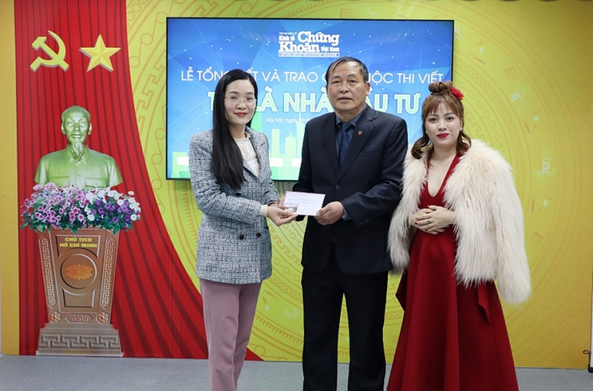 Lễ tổng kết và trao giải cuộc thi viết “Tôi là Nhà đầu tư” lần thứ nhất năm 2022 Lễ tổng kết và trao giải cuộc thi viết “Tôi là Nhà đầu tư” lần thứ nhất năm 2022