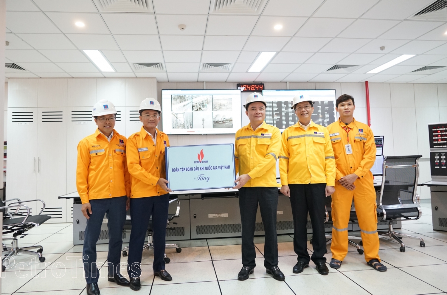 Đoàn Đại biểu Hội đồng Dân tộc và các Ủy ban của Quốc hội nhấn mạnh vai trò quan trọng của ngành Dầu khí Đoàn Đại biểu Hội đồng Dân tộc và các Ủy ban của Quốc hội nhấn mạnh vai trò quan trọng của ngành Dầu khí