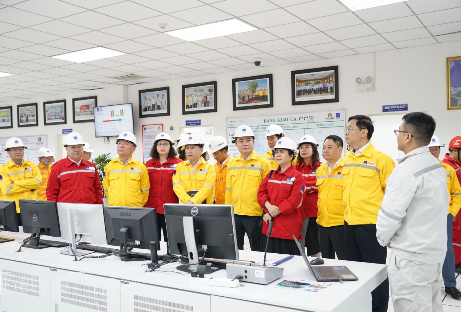 Đoàn Đại biểu Hội đồng Dân tộc và các Ủy ban của Quốc hội nhấn mạnh vai trò quan trọng của ngành Dầu khí Đoàn Đại biểu Hội đồng Dân tộc và các Ủy ban của Quốc hội nhấn mạnh vai trò quan trọng của ngành Dầu khí