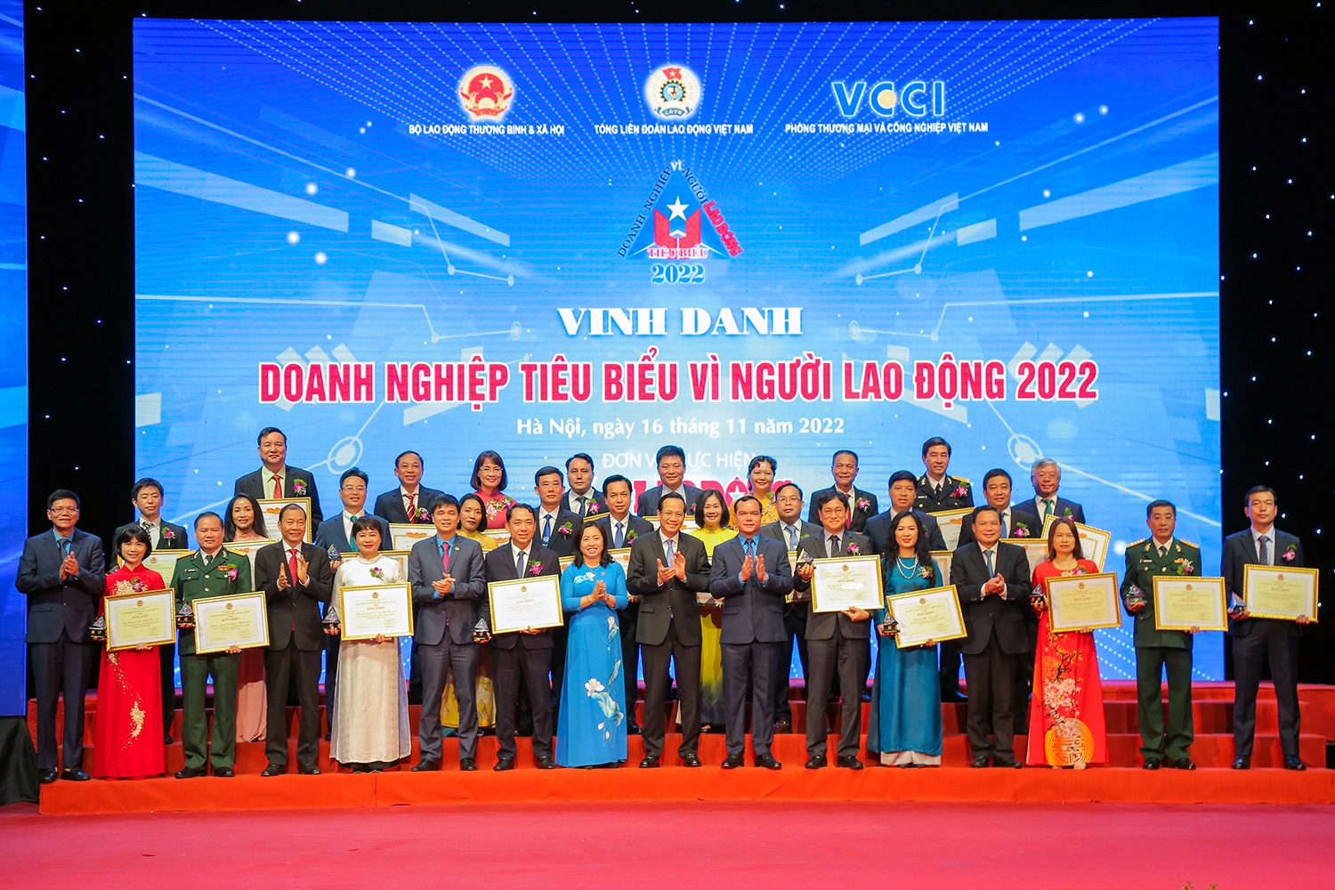 PV Power và PV Power NT2 nhận tôn vinh PV Power và PV Power NT2 nhận tôn vinh