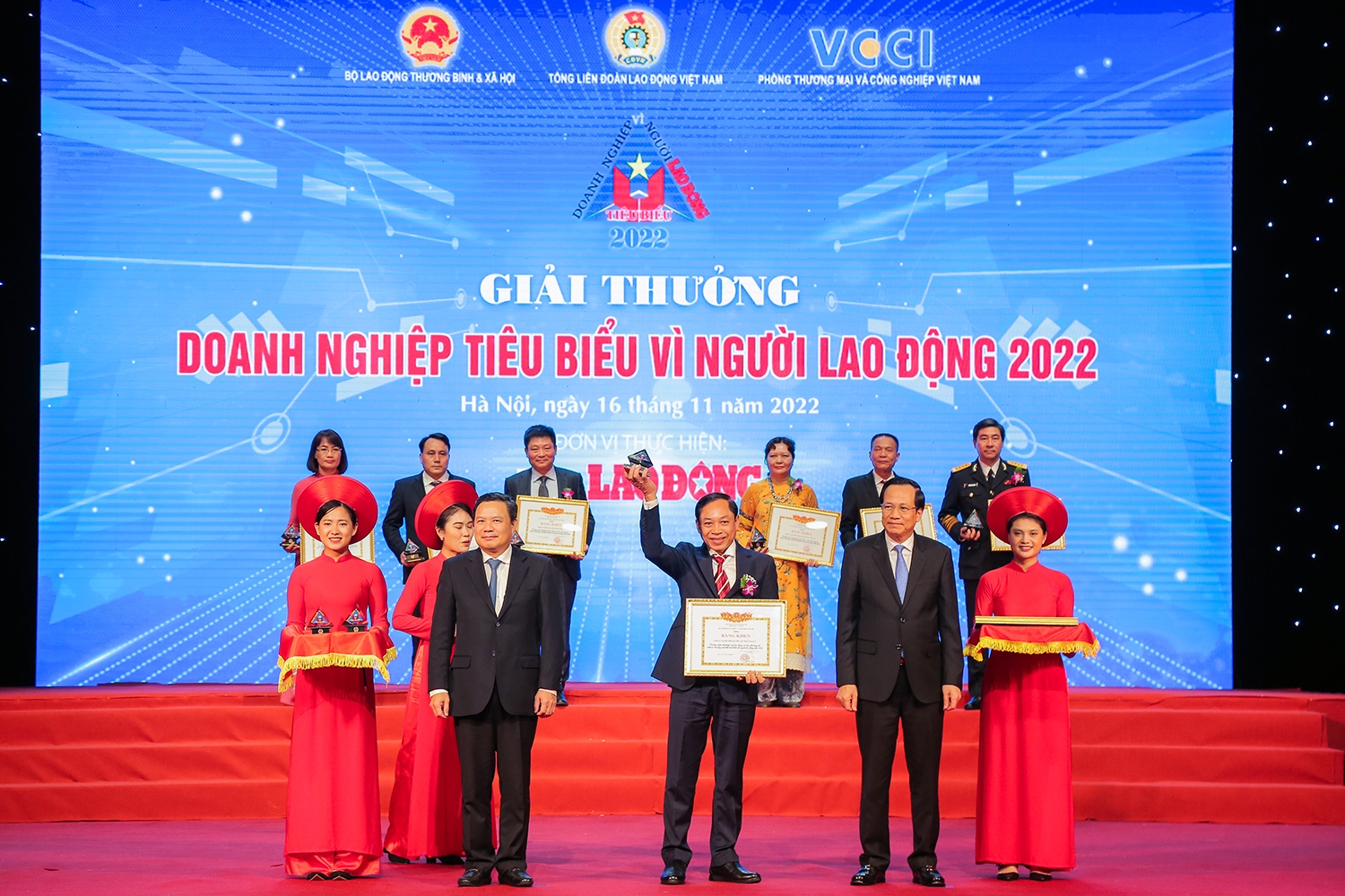 PV Power và PV Power NT2 nhận tôn vinh PV Power và PV Power NT2 nhận tôn vinh