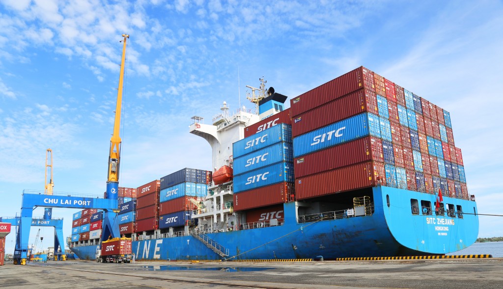 Cảng Chu Lai hợp tác với nhiều hãng tàu quốc tế như CMA CGM, SITC, ZIM... vận chuyển hàng hóa của các doanh nghiệp ra thị trường thế giới Cảng Chu Lai hợp tác với nhiều hãng tàu quốc tế như CMA CGM, SITC, ZIM... vận chuyển hàng hóa của các doanh nghiệp ra thị trường thế giới