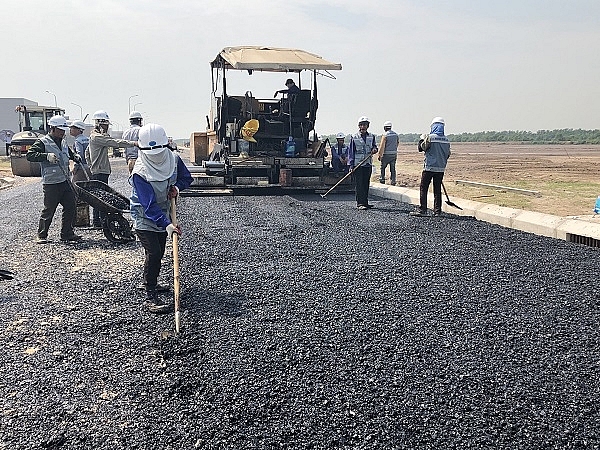 Tái chế rác thải nhựa làm đường giao thông tai che rac thai nhua lam duong giao thong