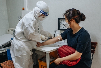 Tin Covid-19 tối 16/4: Quảng Ninh đăng ký bổ sung 4.880 ca