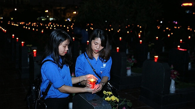 tuoi tre thu do thap nen tri an cac anh hung liet sy