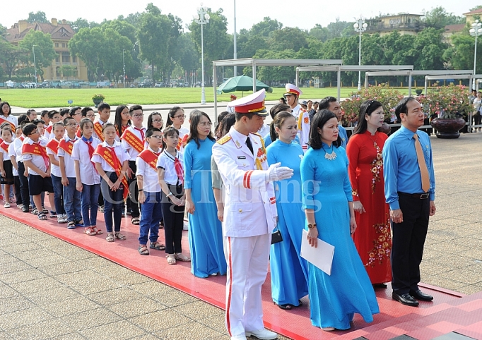 Lan tỏa những giá trị tốt đẹp đến toàn thể gia đình công nhân viên chức lao động ngành Công Thương lan toa nhung gia tri tot dep den toan the gia dinh cong nhan vien chuc lao dong nganh cong thuong