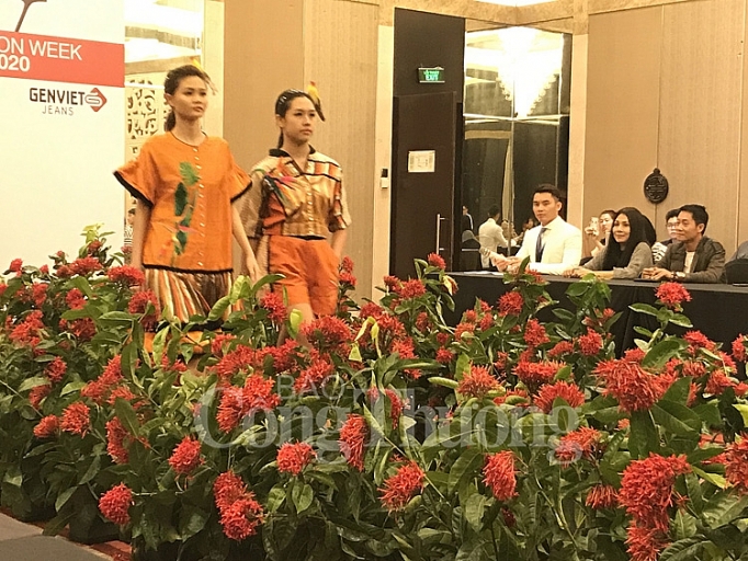 tuan le thoi trang xuan he 2020 chat lieu truyen thong duoc ton vinh