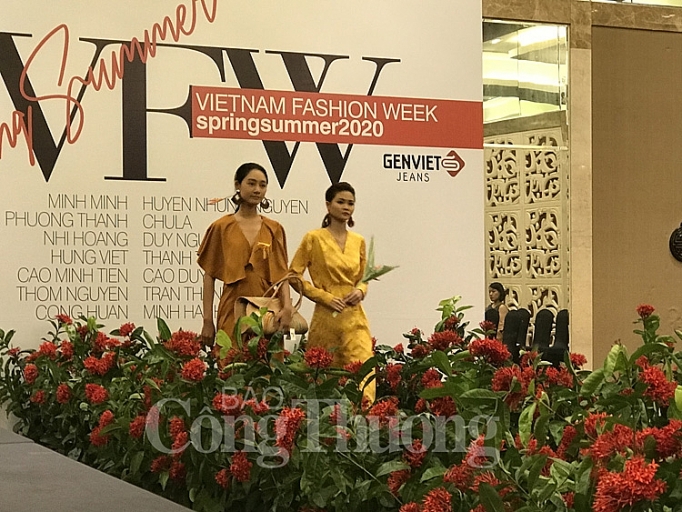 tuan le thoi trang xuan he 2020 chat lieu truyen thong duoc ton vinh