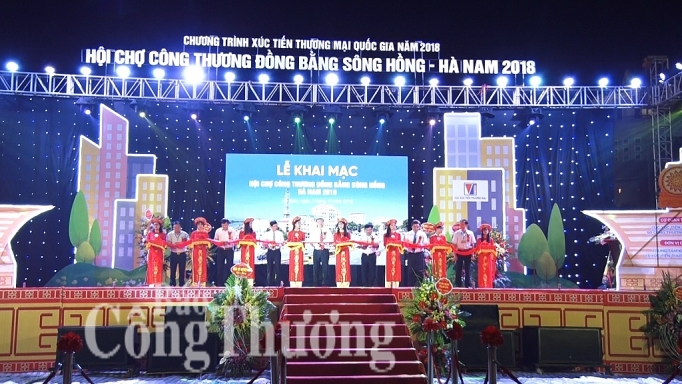 Hội chợ Công Thương đồng bằng sông Hồng- Hà Nam 2018: Đẩy mạnh liên kết xúc tiến thương mại, đầu tư hoi cho cong thuong dong bang song hong ha nam 2018 day manh lien ket xuc tien thuong mai dau tu