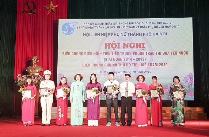 Tôn vinh những bông hoa đẹp của Thủ đô năm 2019 ton vinh nhung bong hoa dep cua thu do nam 2019