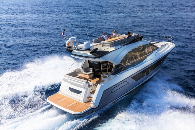 tam son yachting la don vi phan phoi du thuyen hang sang beneteau group