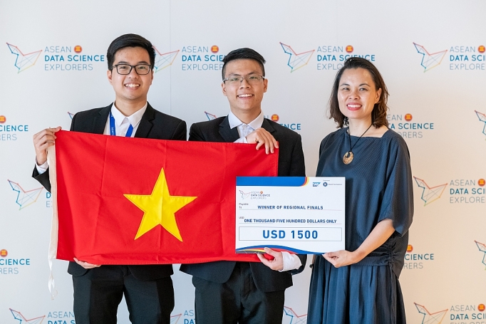 sinh vien viet nam dang quang cuoc thi kham pha khoa hoc so asean 2019
