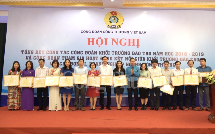 hoat dong cong doan cac truong nganh cong thuong co nhieu chuyen bien tich cuc