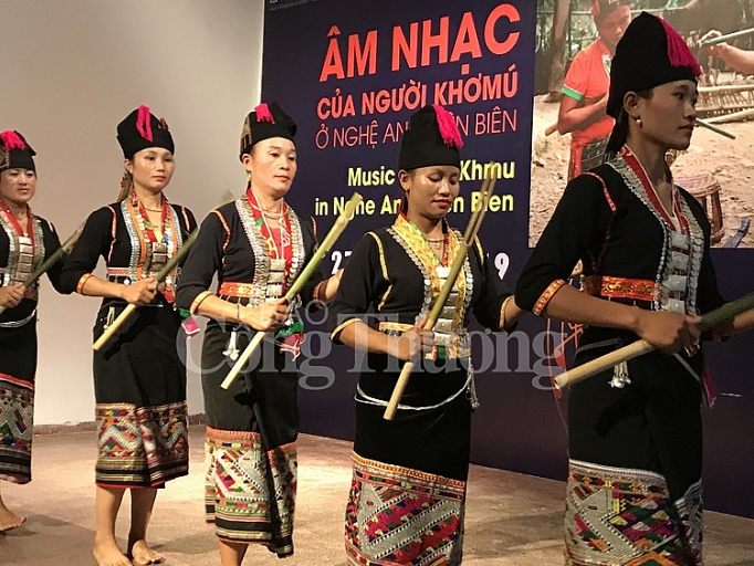 Âm nhạc của người Khơmú ở Nghệ An và Điện Biên cuốn hút khán giả Hà Nội am nhac cua nguoi khomu o nghe an va dien bien cuon hut khan gia ha noi