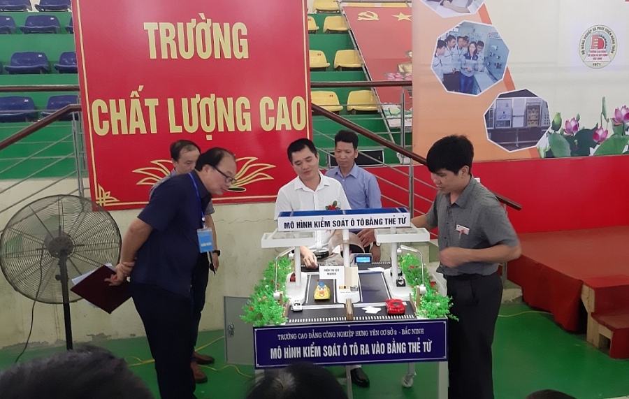 undefined 2208-img-4285