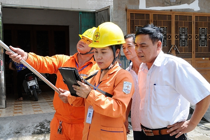 evn gan cung cap dien voi gia tang dich vu tien ich