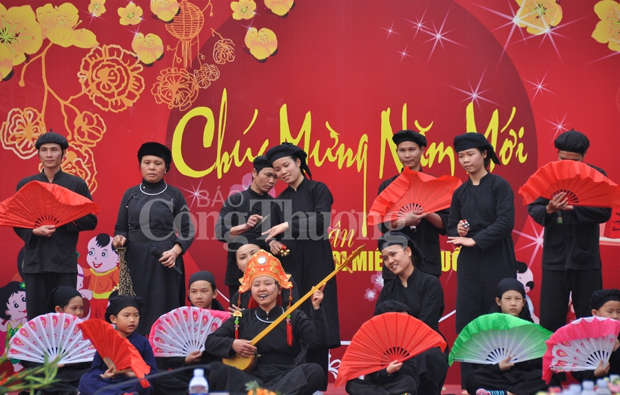 xuan sum hop tai lang van hoa