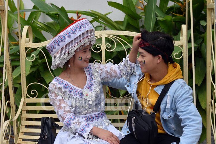 sac mau van hoa tet mong xuong pho