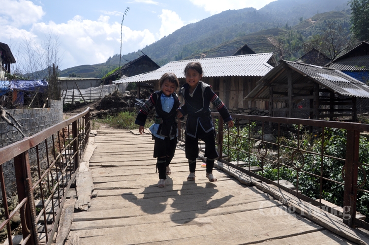 xuan cung tre em vung cao